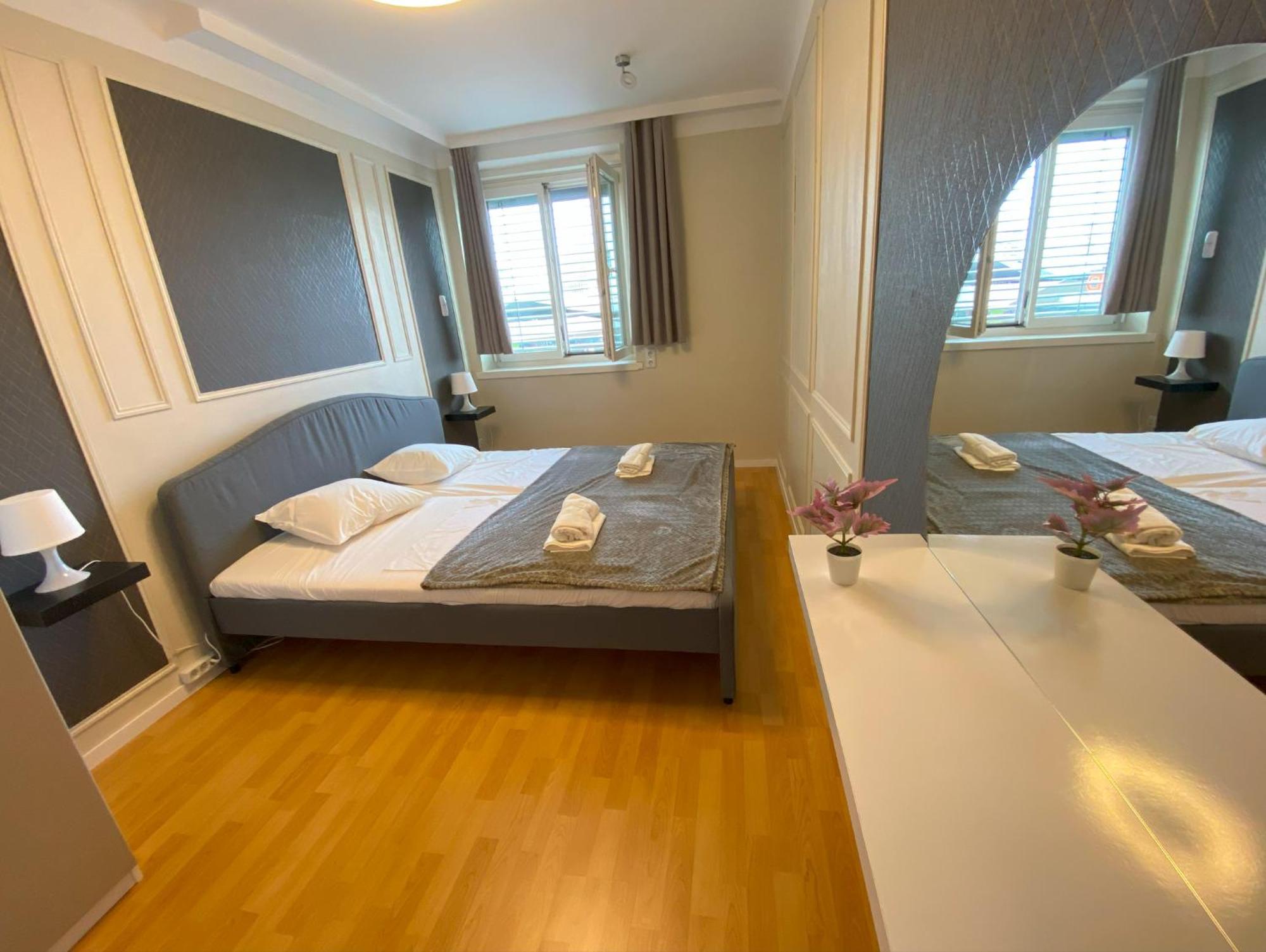 Anzotika Apartment, * Wien